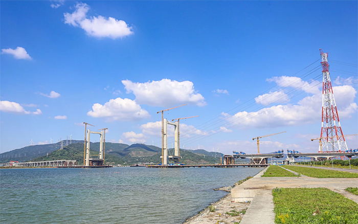 “牽手”群島！徐工塔機助力世界級跨海連島工程刷新“進度條”