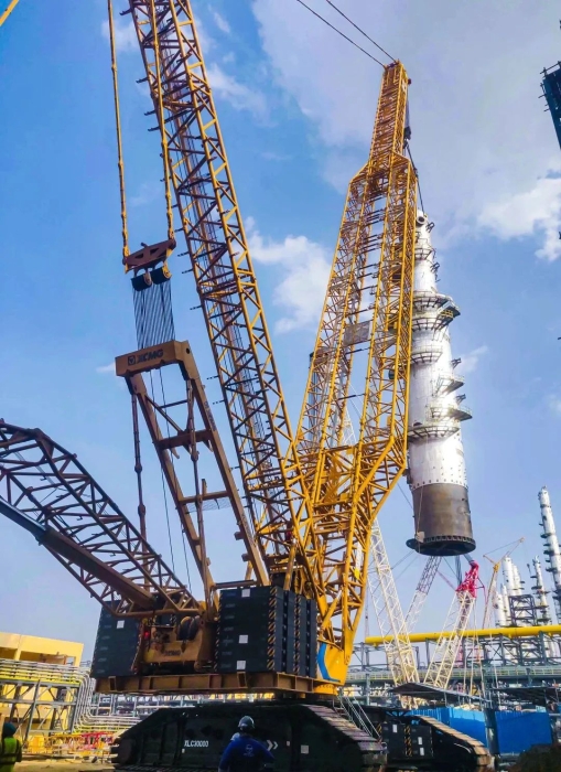 奔赴海外！徐工履帶起重機(jī)跨海助建大型石油煉化項(xiàng)目