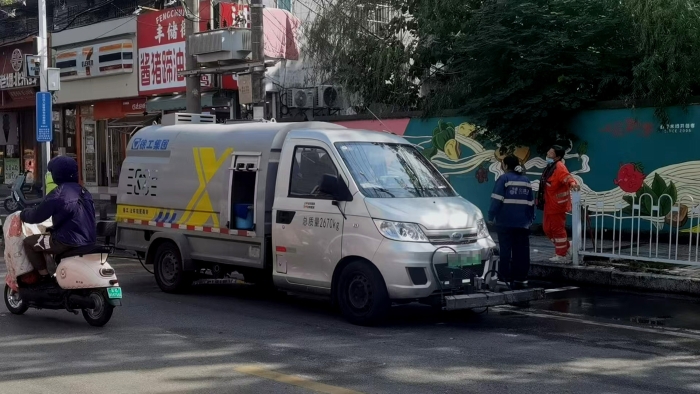 徐州這條網(wǎng)紅巷的“臉面”，竟被這臺車承包了？！